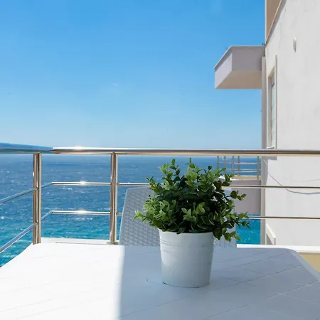 Apartment Blue Sea *